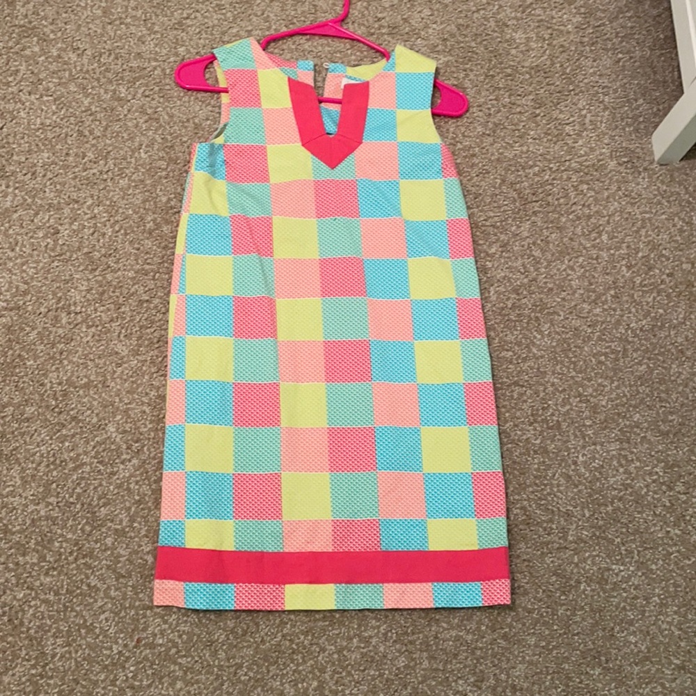 Super cute vineyard vines dress! Size 12